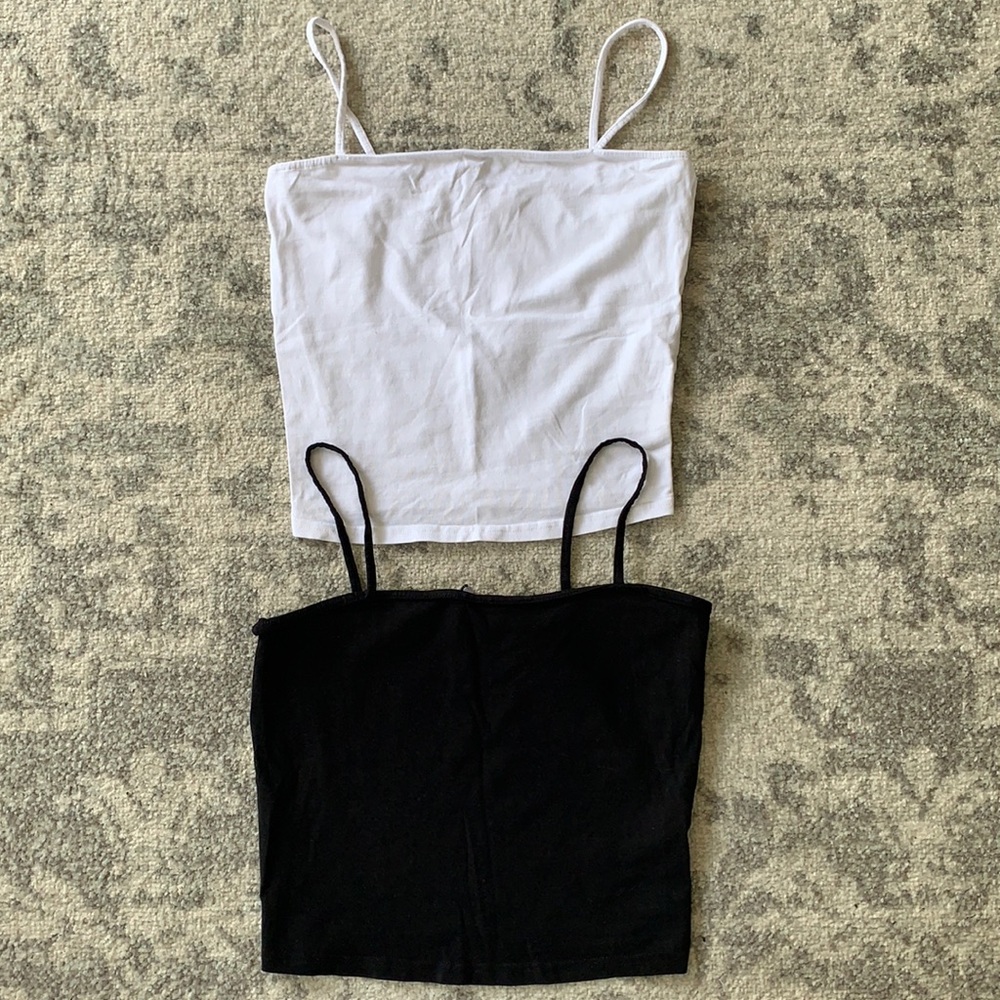 2 for 1! Basic crop tanks from H&M! Good condition.